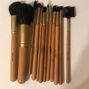 12 Piece Makeup Set